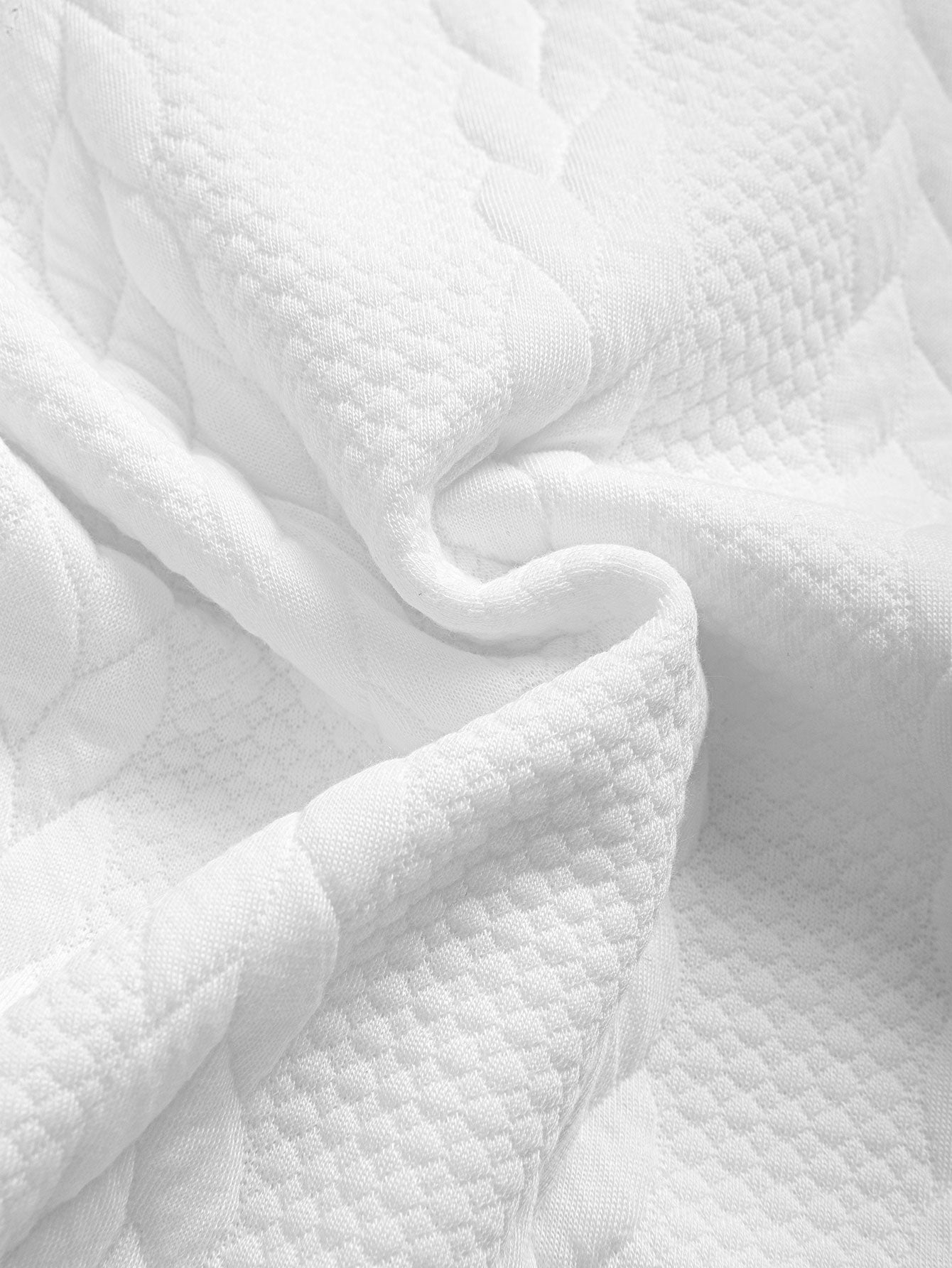 Comfortable Mid-Length Sleeve Twist Jacquard Tee & Shorts Set